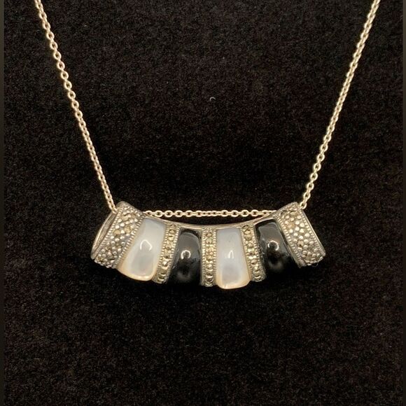 Beautiful Nevada Silver Mine Black Onyx and MOP Slide Pendant Necklace - Picture 1 of 4